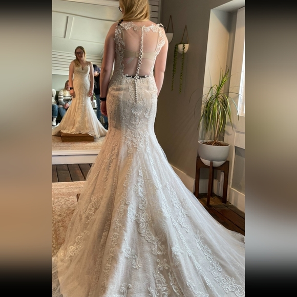 Sottero & Midgley Wedding Dress - Picture 6 of 8